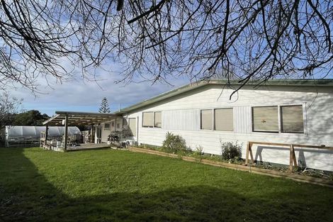 Photo of property in 108 Kemp Road, Massey, Auckland, 0614