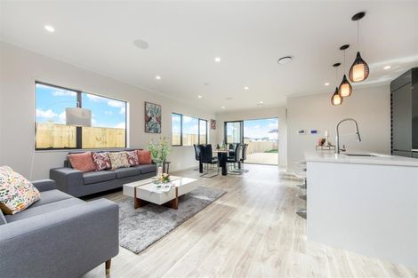 Photo of property in 45 Drumconnell Drive, Flat Bush, Auckland, 2019