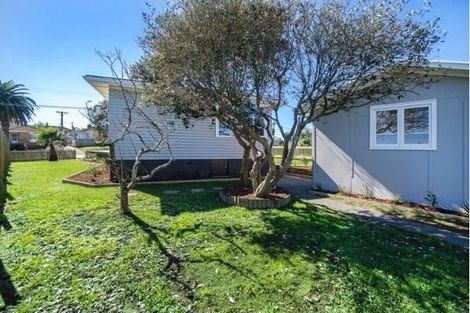 Photo of property in 47 Plumley Crescent, Mangere, Auckland, 2022