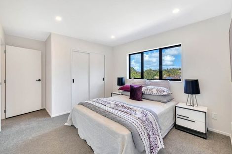 Photo of property in 23a Cottam Grove, Northcross, Auckland, 0632