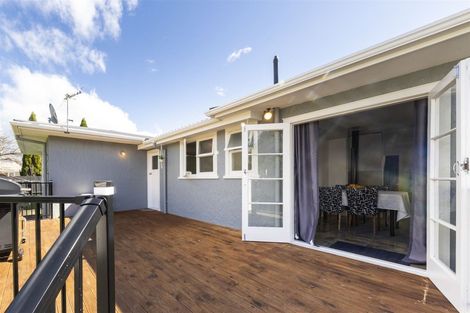 Photo of property in 14 Lewis Place, Highbury, Palmerston North, 4412