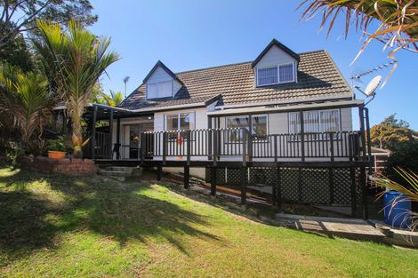 Photo of property in 2/16 Teviot Place, Totara Vale, Auckland, 0629