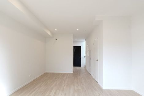 Photo of property in 3/4 Serjeant Street, Henderson, Auckland, 0612