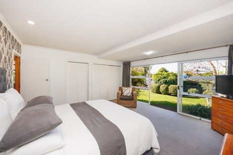 Photo of property in 11 Squires Place, Awapuni, Palmerston North, 4412