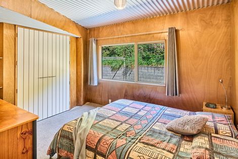 Photo of property in 132 Bing Lucas Drive, Tawa, Wellington, 5028
