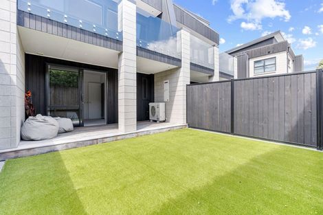 Photo of property in 8/2 Stewart Street, Raglan, 3225