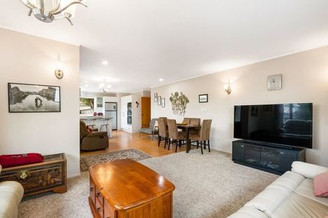 Photo of property in 8a Weiti Road, Orewa, 0931