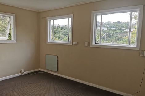 Photo of property in 88 Newlands Road, Newlands, Wellington, 6037
