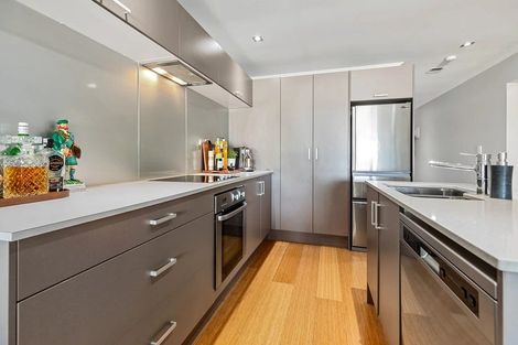 Photo of property in 304/277 Maunganui Road, Mount Maunganui, 3116