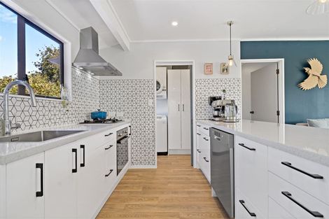 Photo of property in 80 Kervil Avenue, Te Atatu Peninsula, Auckland, 0610