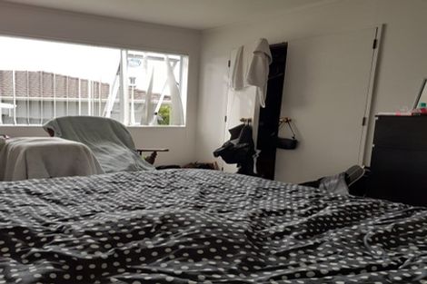 Photo of property in 1/9 Santiago Crescent, Unsworth Heights, Auckland, 0632