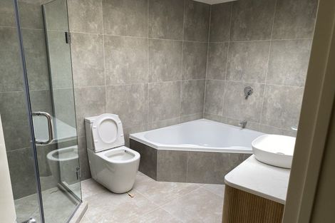 Photo of property in 8/19 Ocean View Road, Hillcrest, Auckland, 0627