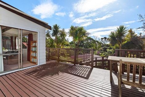 Photo of property in 2 Rokewa Way, Paparangi, Wellington, 6037