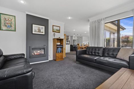 Photo of property in 54 Resolution Drive, Whitby, Porirua, 5024