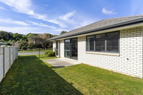 Photo of property in 16 Tradewinds Drive, Whitby, Porirua, 5024