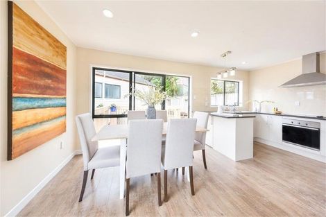Photo of property in 16 Astelia Place, Goodwood Heights, Auckland, 2105