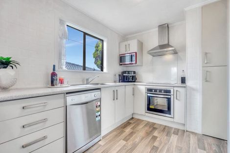 Photo of property in 2/40 Churchill Avenue, Manurewa, Auckland, 2102