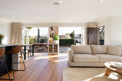 Photo of property in 2 Newall Street, Hamilton East, Hamilton, 3216