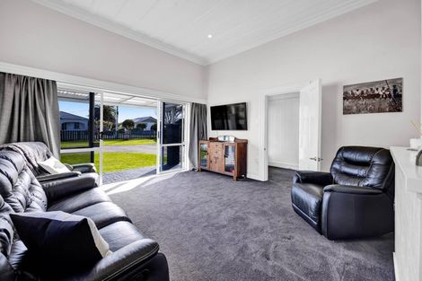 Photo of property in 36 Tawhiti Road, Hawera, 4610