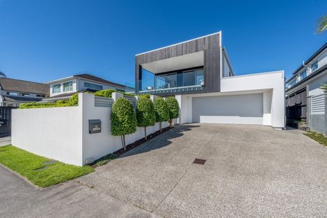 Photo of property in 8a The Parade, Bucklands Beach, Auckland, 2012