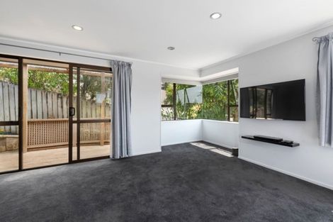 Photo of property in 2/15 Flavia Close, Torbay, Auckland, 0630