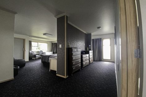 Photo of property in 10 Oriental Street, Welbourn, New Plymouth, 4312