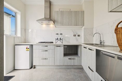 Photo of property in 2 Tauwaka Crescent, Riverhead, 0820