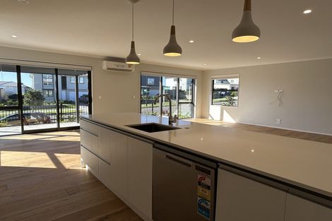 Photo of property in 27 Moana Drive, Mahia, 4198