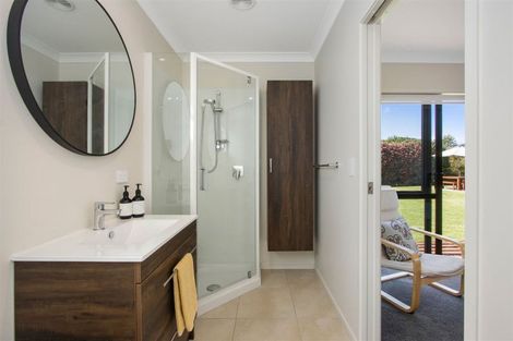 Photo of property in 48 Kayelene Place, Omokoroa, 3114