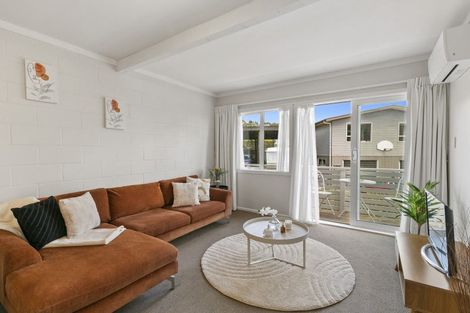 Photo of property in 15f1 Bloomsbury Grove, Newlands, Wellington, 6037