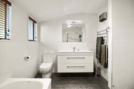 Photo of property in 75 Glenross Street, Glenross, Dunedin, 9011