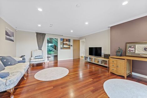 Photo of property in 5b Rahopara Street, Castor Bay, Auckland, 0620