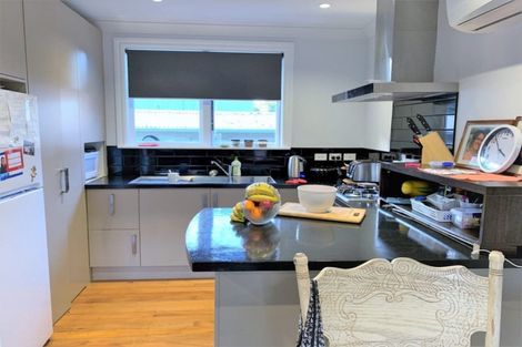 Photo of property in 118b Newlands Road, Newlands, Wellington, 6037