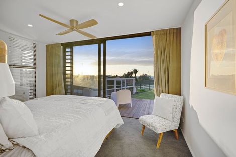 Photo of property in 30 Bayly Road, Moturoa, New Plymouth, 4310