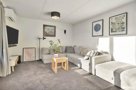 Photo of property in 22 Bartlett Grove, Tawa, Wellington, 5028
