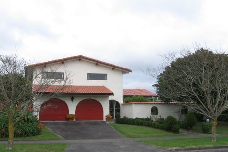 Photo of property in 22 Rewarewa Crescent, Waikanae, 5036