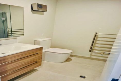 Photo of property in 4/66 Matipo Road, Te Atatu Peninsula, Auckland, 0610