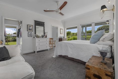 Photo of property in 68 Tarahunga Road, Levin, 5571