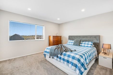 Photo of property in 68 Colonial Drive, Silverdale, 0932