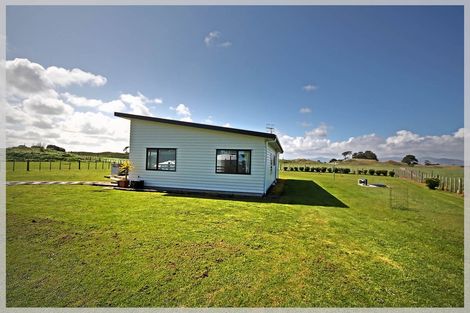 Photo of property in 128 Cummerfield Road, Foxton, 4891