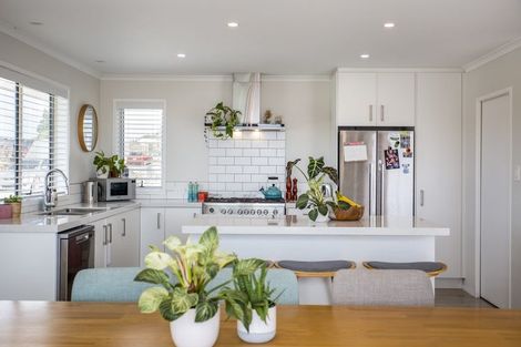 Photo of property in 3 Lewann Lane, Helensville, 0800