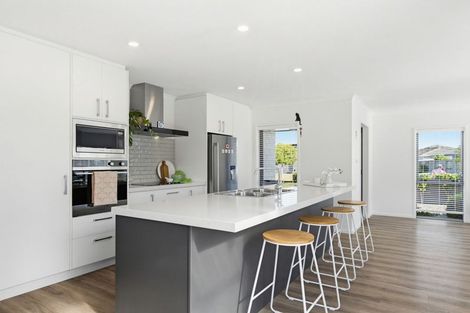 Photo of property in 30 Harding Drive, Papamoa Beach, Papamoa, 3118