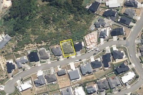 Photo of property in 10 Madeira Close, Whitby, Porirua, 5024