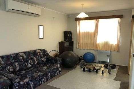 Photo of property in 23 Colwill Road, Massey, Auckland, 0614