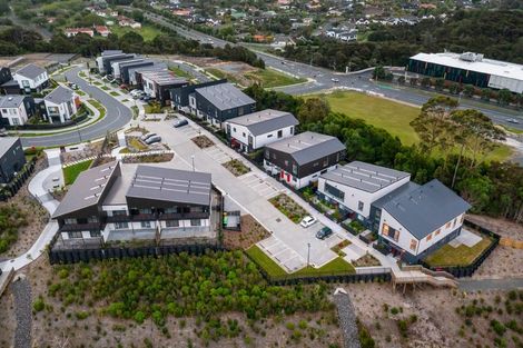 Photo of property in 1/5 Parapara Place, Albany, Auckland, 0632