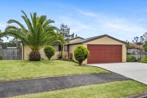 Photo of property in 18 Lochend Place, Highland Park, Auckland, 2010