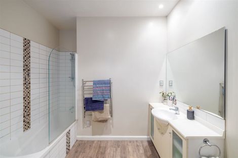 Photo of property in 16 Lees Road, Strowan, Christchurch, 8052