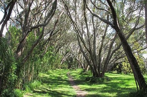 Photo of property in 180 Beach Road, Campbells Bay, Auckland, 0630