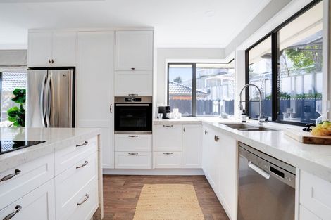 Photo of property in 27 Nimstedt Avenue, Oteha, Auckland, 0632