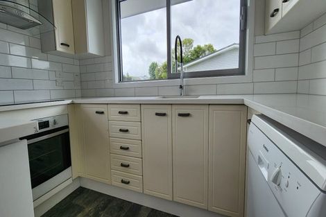 Photo of property in 110 Lauderdale Road, Birkdale, Auckland, 0626